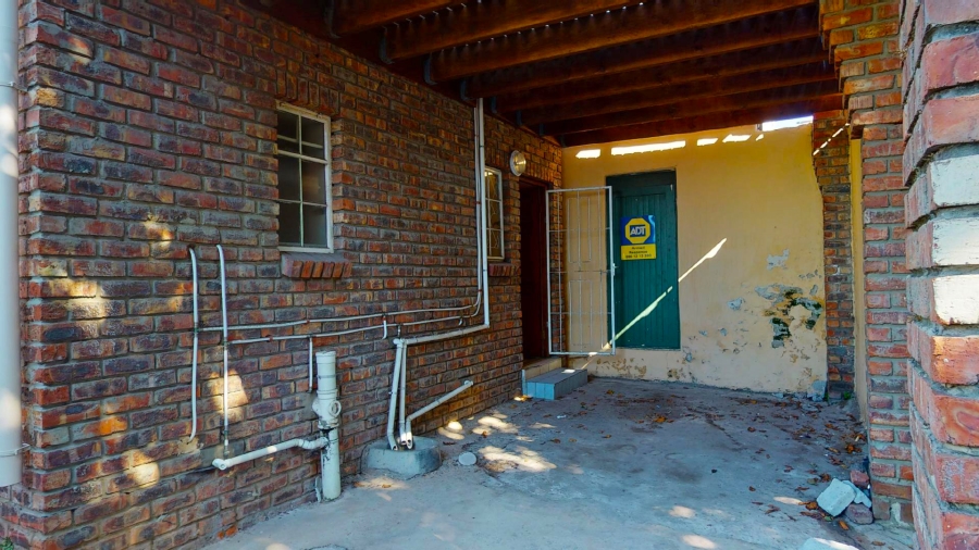 6 Bedroom Property for Sale in North End Eastern Cape
